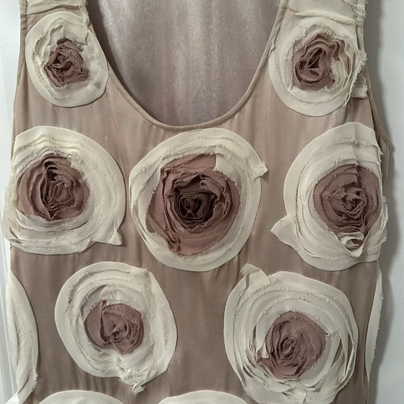 Abstract floral sleeveless dress great for weddings - Picture 2 of 3